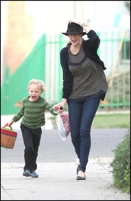 Liv Tyler est allée chercher son fils Milo à l'école le 27 octobre 2009