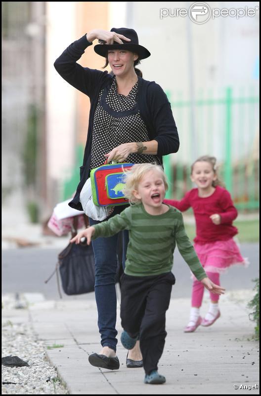 Liv Tyler est allée chercher son fils Milo à l'école le 27 octobre 2009