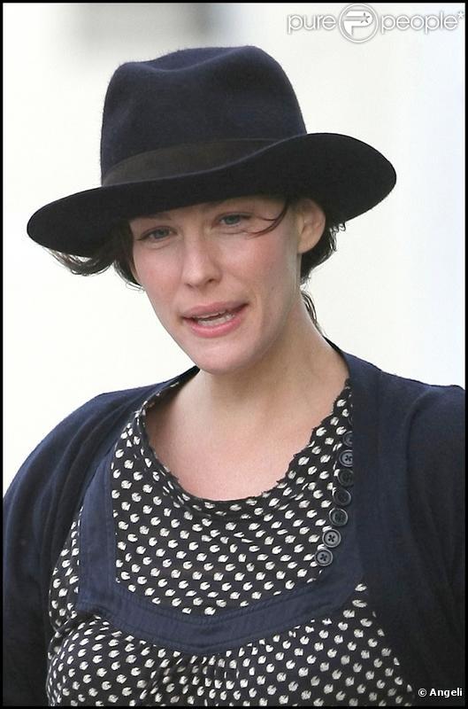 Liv Tyler est allée chercher son fils Milo à l'école le 27 octobre 2009