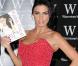 Katie Price fait sa rentrée littéraire, avec toujours les mêmes arguments : Son 100 C de tour de poitrine !