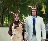 Alyson Hannigan, son mari Alexis, et sa petite fille Satyana, 7 mois :  so cute  pour Halloween !