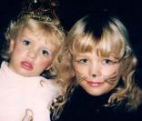 Paris et Nicky Hilton déguisées pour Halloween lorsqu'elles étaient petites