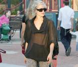 Gwen Stefani dans un parc de Los Angeles, avec ses enfants, le 1er novembre 2009
