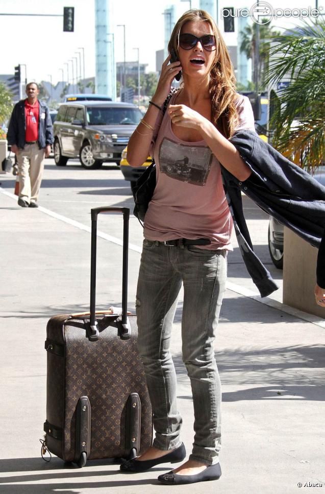 Audrina Patridge à l'aéroport de Los Angeles, le 30 octobre 2009