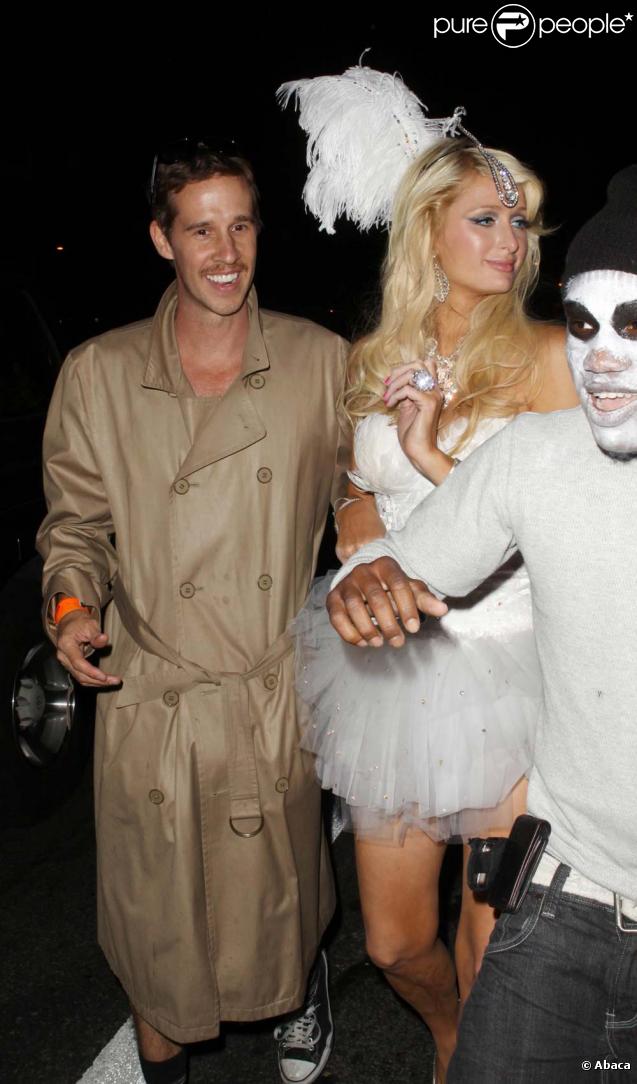 Paris Hilton : fin de soirée difficile avec Doug Reinhardt. Un ami tente de camoufler la bagarre. Le 31 octobre 2009