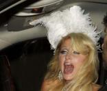 Paris Hilton : fin de soirée difficile avec Doug Reinhardt. Un ami tente de camoufler la bagarre. Le 31 octobre 2009