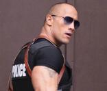 Dwayne Johnson, sur le tournage de  The Other Guys , la nouvelle comédie policière d'Adam McKay, qui se tourne à New York, le 23 octobre 2009 !