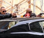 Dwayne Johnson et Samuel L. Jackson, sur le tournage de  The Other Guys , la nouvelle comédie policière d'Adam McKay, qui se tourne à New York, le 23 octobre 2009 !