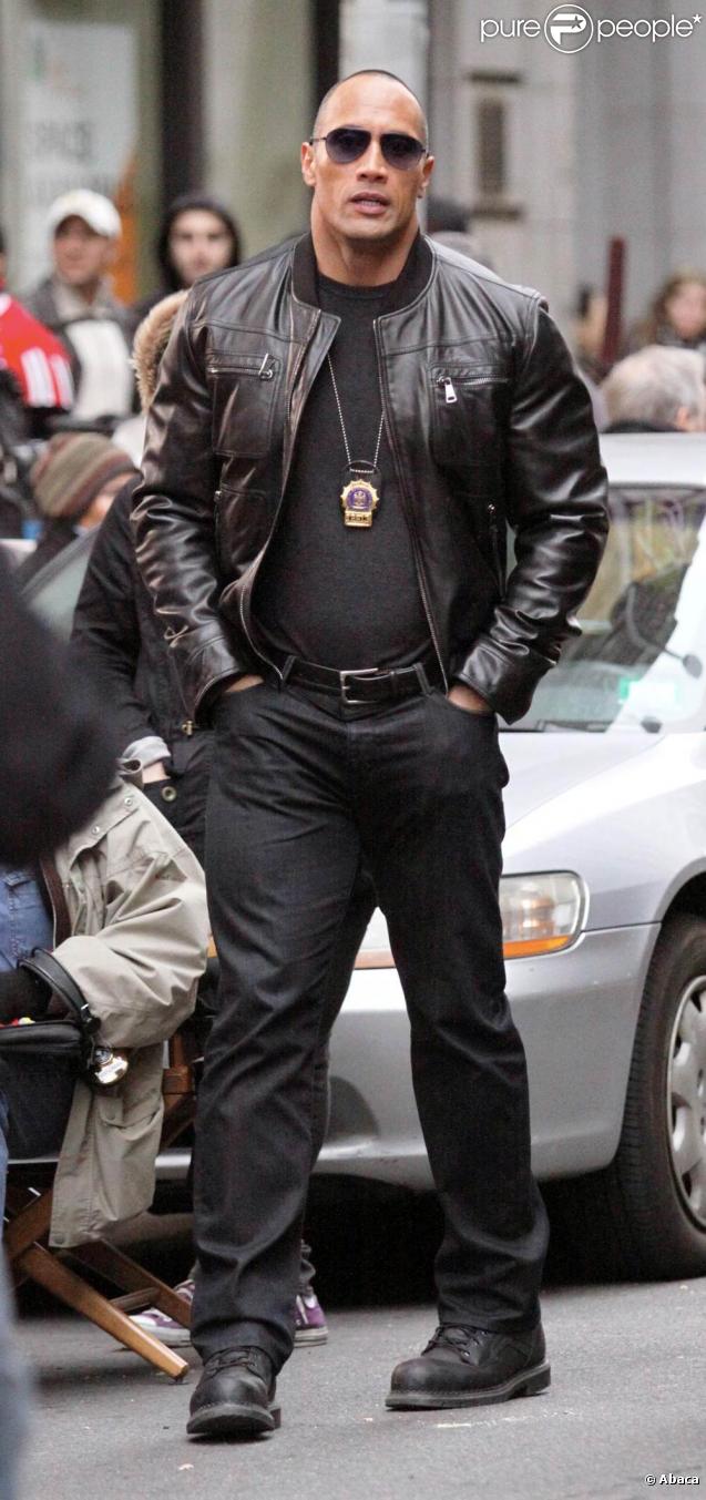 Dwayne Johnson, sur le tournage de  The Other Guys , la nouvelle comédie policière d'Adam McKay, qui se tourne à New York, le 23 octobre 2009 !