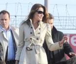 Carla Bruni arrive à Venise pour le concert donné en hommage à Alberto Bruni-Tedeschi. 03/11/09