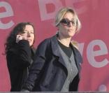 Valeria Bruni-Tedeschi arrive à Venise pour le concert donné en hommage à Alberto Bruni-Tedeschi. 03/11/09