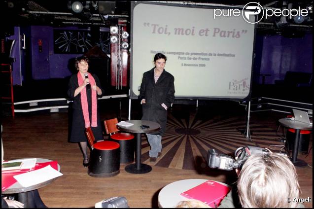 Henriette Zougheb et Yvan Attal, à l'occasion de l'avant-première du film promotionnel  Toi, moi et Paris , qui s'est déroulée au Grand Rex à Paris, le 5 novembre 2009.