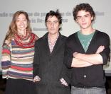 Zoe Schellenberg, Yvan Attal et Pierre Perrier, à l'occasion de l'avant-première du film promotionnel  Toi, moi et Paris , qui s'est déroulée au Grand Rex à Paris, le 5 novembre 2009.