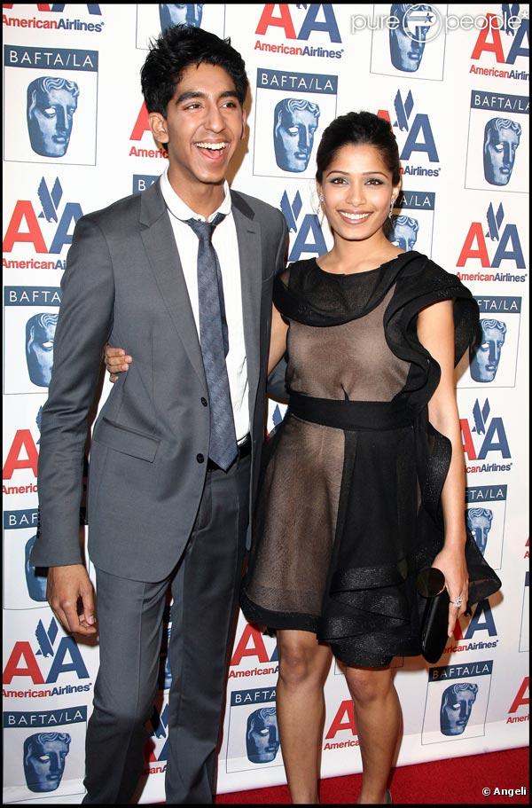 Dev Patel et Freida Pinto, lors des 18e Britannia Awards, à l'Hyatt Regency de Century Plaza à Century City, à Los Angeles, le 5 novembre 2009.