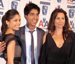 Freida Pinto, Dev Patel et Minnie Driver, lors des 18e Britannia Awards, à l'Hyatt Regency de Century Plaza à Century City, à Los Angeles, le 5 novembre 2009.