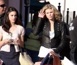Annalynne McCord et Jessica Lowndes sur le tournage de 90210, à Los Angeles le 9 novembre 2009