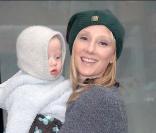 Anne Heche se balade à New York avec son fils Atlas Heche Tuppera le 10 novembre 2009
