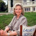 La mythique Lauren Bacall reçoit enfin un Oscar d'honneur pour... son incroyable carrière !