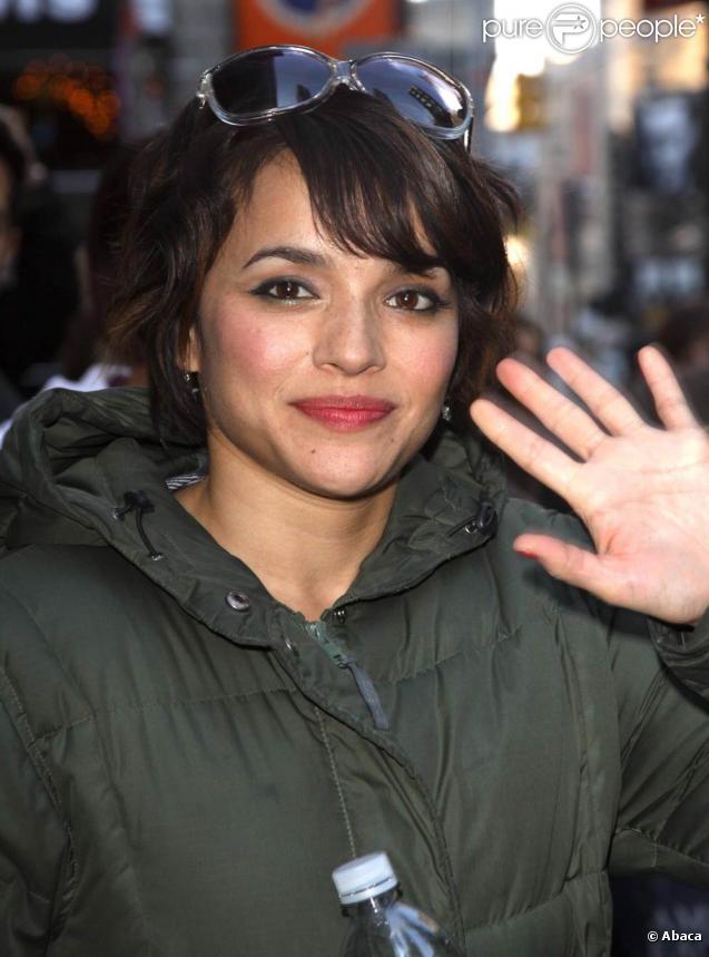 Norah Jones arrive aux studios ABC, à New York, le 16 novembre 2009