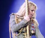 Britney Spears se produisait mardi 17 novembre à Sydney, en Australie. Elle interprète ici son tube <i>Boys</i> en tenue de militaire sexy !<br />