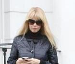 Claudia Schiffer et Stella McCartney ont accompagné ensemble leurs enfants à l\'école le 18 novembre 2009 à Londres<br />