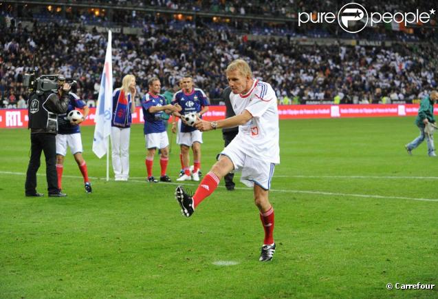 Patrick Poivre d'Arvor participe à l'opération 