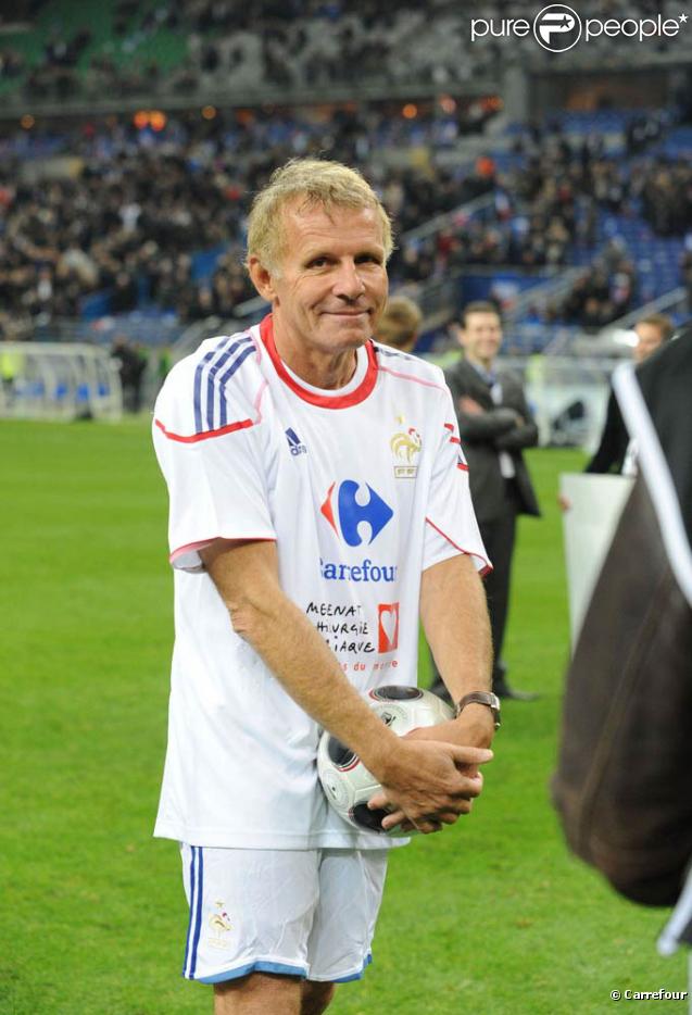Patrick Poivre d'Arvor participe à l'opération 