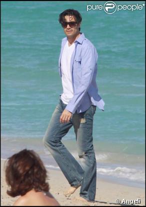 Gilles Marini à Miami en pleine pause détente le 19/11/09