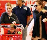 Jessica Alba à West Hollywood en pleine séance shopping au supermarché avec sa fille Honor