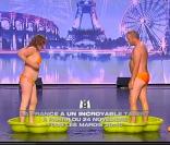 Loufoque dans Incroyabel Talent : des danseurs dans une mini-piscine !