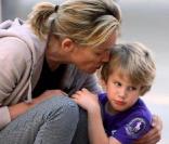 Sharon Stone et son fils Laird, 4 ans, s\'amusent à Beverly Hills. 25/11/09