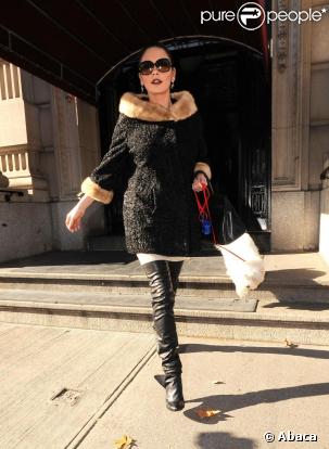 Catherine Zeta-Jones se rend au théâtre pour une répétition de la pièce  A little night music , qui se joue à Broadway.