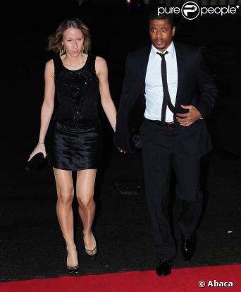Patrice Evra et sa femme Sandra, à l'occasion du dîner de gala  United for Unicef , à Old Trafford, à Manchester, en Angleterre, le 29 novembre 2009.