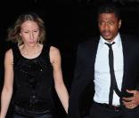 Patrice Evra et sa femme Sandra, à l'occasion du dîner de gala  United for Unicef , à Old Trafford, à Manchester, en Angleterre, le 29 novembre 2009.