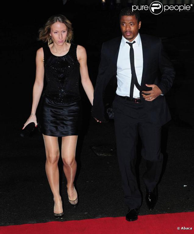 Patrice Evra et sa femme Sandra, à l'occasion du dîner de gala  United for Unicef , à Old Trafford, à Manchester, en Angleterre, le 29 novembre 2009.
