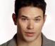 Kellan Lutz dans le spot de l'association One.org pour la lutte contre la pauvreté dans le monde.