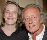 Didier Barbelivien est un proche des Sarkozy, ici avec Pierre, le 12 mai 2009.