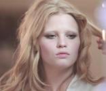Lara Stone dans les coulisses de la nouvelle campagne Louis Vuitton