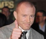 Guy Ritchie, à l'occasion de l'avant-première de  Sherlock Holmes , qui s'est tenue à l'Empire de Leicester Square, à Londres, le 14 décembre 2009.