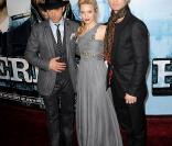 Robert Downey Jr., Rachel McAdams et Jude Law, à l'occasion de l'avant-première de Sherlock Holmes, qui s'est tenue à l'Empire de Leicester Square, à Londres, le 14 décembre 2009.