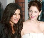 Jessica Szohr et Ashley Greene à la première de Sherlock Holmes à New York le 17/12/09