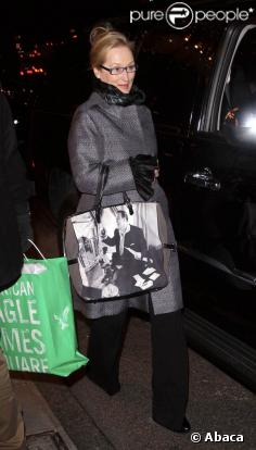 Meryl Streep à l'occasion de la promotion de  Pas si simple , de Nancy Meyers, au Ritz Hotel de New York, en décembre 2009.