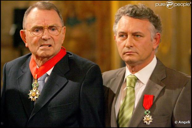 Yves Rocher et son fils Jacques lors de leur décoration par Nicolas Sarkozy en 2008
