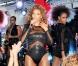 Beyoncé, sculpturale en body, fait son show pour son mari Jay-Z, Usher et... Victoria Silvstedt !