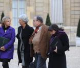 Frédéric Mitterrand au premier conseil des ministres de l'année. Il a le bras en écharpe suite à un accident de scooter. 05/01/2010
