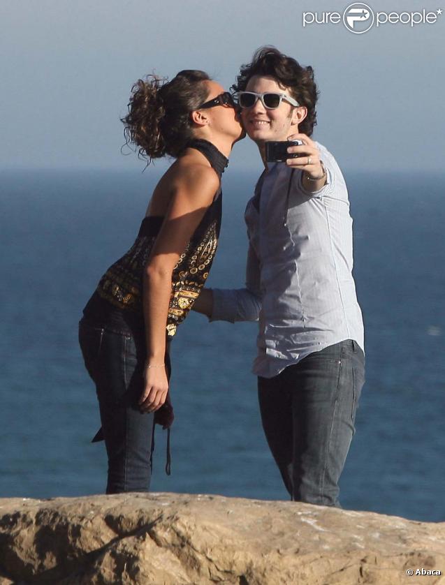 Kevin Jonas et Danielle en pleine lune de miel, fin décembre 2009.
