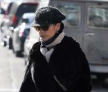 Catherine Zeta-Jones attend un taxi dans les rues de New York, le 7 janvier 2010 !
