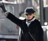 Catherine Zeta-Jones attend un taxi dans les rues de New York, le 7 janvier 2010 !