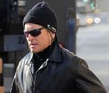 Catherine Zeta-Jones attend un taxi dans les rues de New York, le 7 janvier 2010 !
