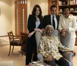 Nicolas Sarkozy et Carla Bruni rencontrent Nelson Mandella